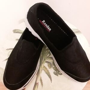 ROSDAN WOMEN'S BLACK SLIP-ON MEMORY FOAM WALKING SHOES